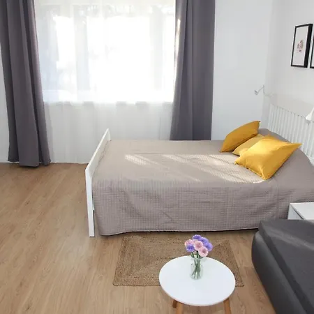 Studio Apartman Mirta I Varazdin Exterior photo